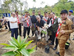 Polisi Itu ‘Pohon Lindung Seluruh Indonesia