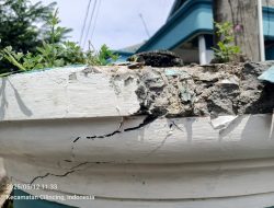 Atas Kecerobohan Operator Beco,Warga Marunda Baru Tuntut Ganti Rugi Usai Pagar Tembok Rumahnya Rusak Diserempet Belakangnya Beco Milik SDA