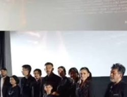 Skenario film ini ditulis oleh Joko Anwar, Aline Djayasukmana (Series Tira, Disney+, 2024), serta Rafki Hidayat.