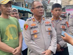 Ketua RW 022 Pluit Muara Angke, HUT ke-79 Bhayangkara, Perkuat Kolaborasi Polres Priok dan warga Muara Angke, Tangani Rob dan Beri Sembako