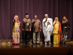 JIC Pentaskan Drama Kolosal “Pangeran Jayakarta” di TIM, Wagub DKI: Saya Bangga Para Kiai Main Drama