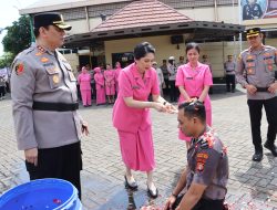 Kapolres pimpin Upacara Kenaikan Pangkat Personel di Hari Bhayangkara Ke 79