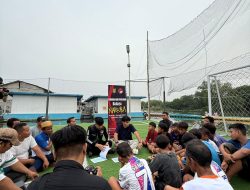 Satresnarkoba Polres Priok Gelar Penyuluhan Bahaya Narkoba di Muara Angke, Libatkan Mantan Pemain Liga 1 dan Bermain Futsal di Lapangan Terapung