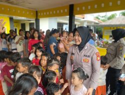 Polwan Polres Metro Bekasi dan Tim Psikologi Polda Metro Jaya Gelar Trauma Healing untuk Korban Banjir di Tambelang