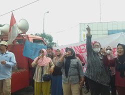 Warga Sepatan dan Ibu ibu Gruduk SMKN 2 Kabupaten Dengan Teriakan dan Histeris