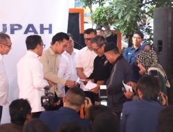 Wakil Presiden Gibran dan Wamenaker Distribusikan Bantuan Subsidi Upah, Sasar 200 Ribu Tenaga Kerja di Wilayah Tangerang