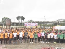 Marnabas Patiroy Asisten II Kota Samarinda Ikuti Olahraga Bersama Jelang HUT Bhayangkara ke-79