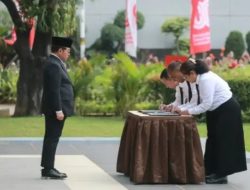 Gubernur DKI Pramono Anung Lantik 2.703 PPPK di Balai Kota