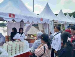 Masyarakat Jakarta,Ramaikan Pesta Rakyat HUT RI Ke 80 Di Monas