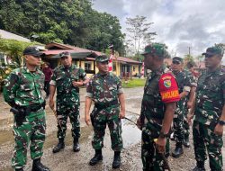 Dandim 1710/Mimika Dampingi Danrem 173/PVB Untuk Meninjau Pos Pengamanan