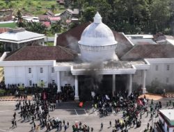 Polisi Tetapkan Dua Tersangka Perusakan Kantor DPRD Palopo
