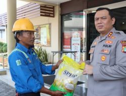 “Bakti Sosial Polres Priok berikan bantuan kepada Buruh Tenaga Kerja Bongkar Muat Pelabuhan”