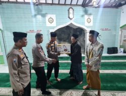 ” Polsek Kawasan Muara Baru Gelar Jumat Peduli: Bagikan Mesin Vakum Cleaner untuk Mushola Safinatul Jannah”