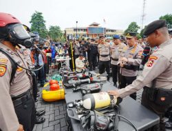 Kapolri Tinjau Sarana-Prasarana Pada Apel Kesiapan Tanggap Bencana di Mako Brimob