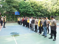 Polres Metro Jakarta Utara dan Polsek Kelapa Gading Bersama POMAL Gelar Bersih-Bersih di Masjid SMA Negeri 72 Pasca Ledakan