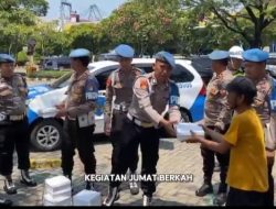 “Jumat Peduli Seksi Profesi & Pengamanan Polres Priok Berikan Makanan Bagi Sesama Di Hari Penuh Berkah”