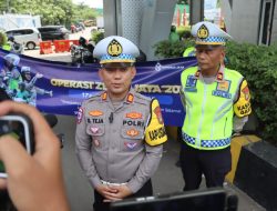 Operasi Zebra Polres Pelabuhan Priok, Polisi Tindak Pengendara Lawan Arus hingga Main HP di Jalan