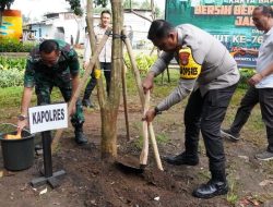 Wakapolres Metro Jakarta Utara Gelar Aksi Bersih – Bersih Lingkungan : Wujud Langkah Nyata Antisipasi Banjir