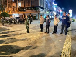 Kepolisian Sektor (Polsek) Tg Priok Polres Metro Jakarta Utara, menggelar Apel Kegiatan Rutin yang Ditingkatkan (KRYD) sebagai upaya memperkuat pengamanan wilayah, khususnya pada malam hari menjelang perayaan Natal dan Tahun Baru (NATARU) 2025.