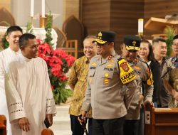 Pastikan Ibadah Aman, Kapolda Metro Jaya Tinjau Pengamanan Gereja di Kelapa Gading