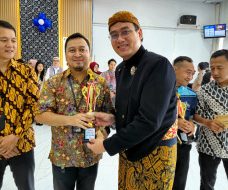 HUT BRI ke-130 Tahun, Penyerahan Piala dan Hadiah Juara Tenis Meja BRI Jakarta Daan Mogot Warnai Semangat Sportivitas