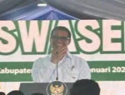 ‎Dalam Panen Raya di Karawang, Mentan Mengatakan Telah Banyak Mencopot Pejabat di Kementan