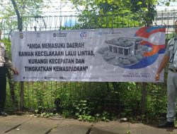 Tekan Angka Kecelakaan, Jasa Raharja Pasang Spanduk Edukasi di Jakarta Utara