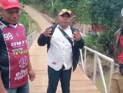 Gotong Royong Masyarakat Bangun Jembatan Penghubung Tiga Wilayah di Pekon Pura Laksana