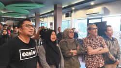 Masyarakat sipil mendesak DPR RI segera membahas revisi Undang-Undang Pemilu. Pasalnya, waktu ideal 2,5 tahun