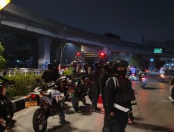 *Brimob Polda Metro Jaya Amankan Pengendara Mabuk Tanpa Surat Kendaraan di Jakut*