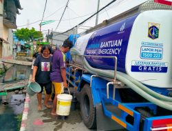 PAM Jaya  Mati 6 Hari,  Distribusikan 8.000 Liter Air Bersih di Kelurahan Warakas RT O4 RW 014