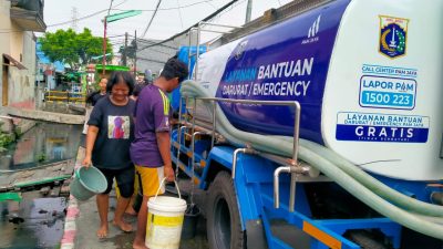 PAM Jaya  Mati 6 Hari,  Distribusikan 8.000 Liter Air Bersih di Kelurahan Warakas RT O4 RW 014