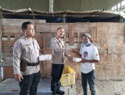 Jumat Peduli, Polsek Kawasan Kali Baru Bagikan Nasi Kotak kepada Warga sebagai Wujud Kepedulian Polri